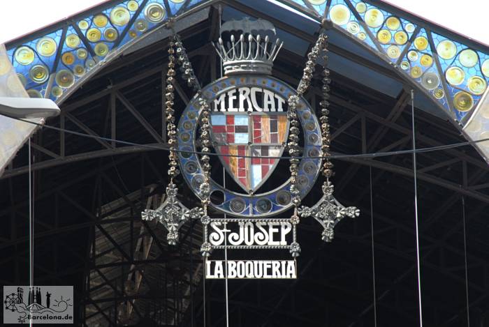 Der Eingang des Mercat de la Boqueria von der Rambla aus