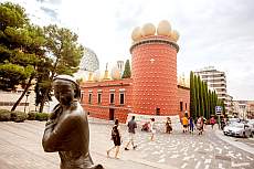 Salvador Dalí Small Group Full-Day Tour