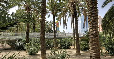 Paseo por el Parc de Joan Miró