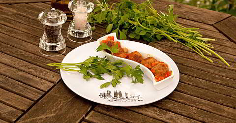 Recipe Boles De Picolat Meatballs With Tomato Sauce 