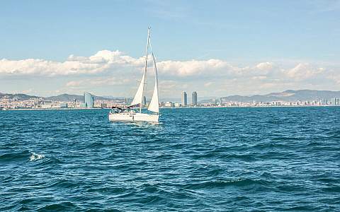 Sailing tour on the coast of Barcelona