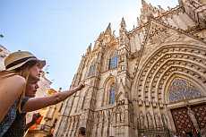 Exciting guided tours through the districts of Barcelona